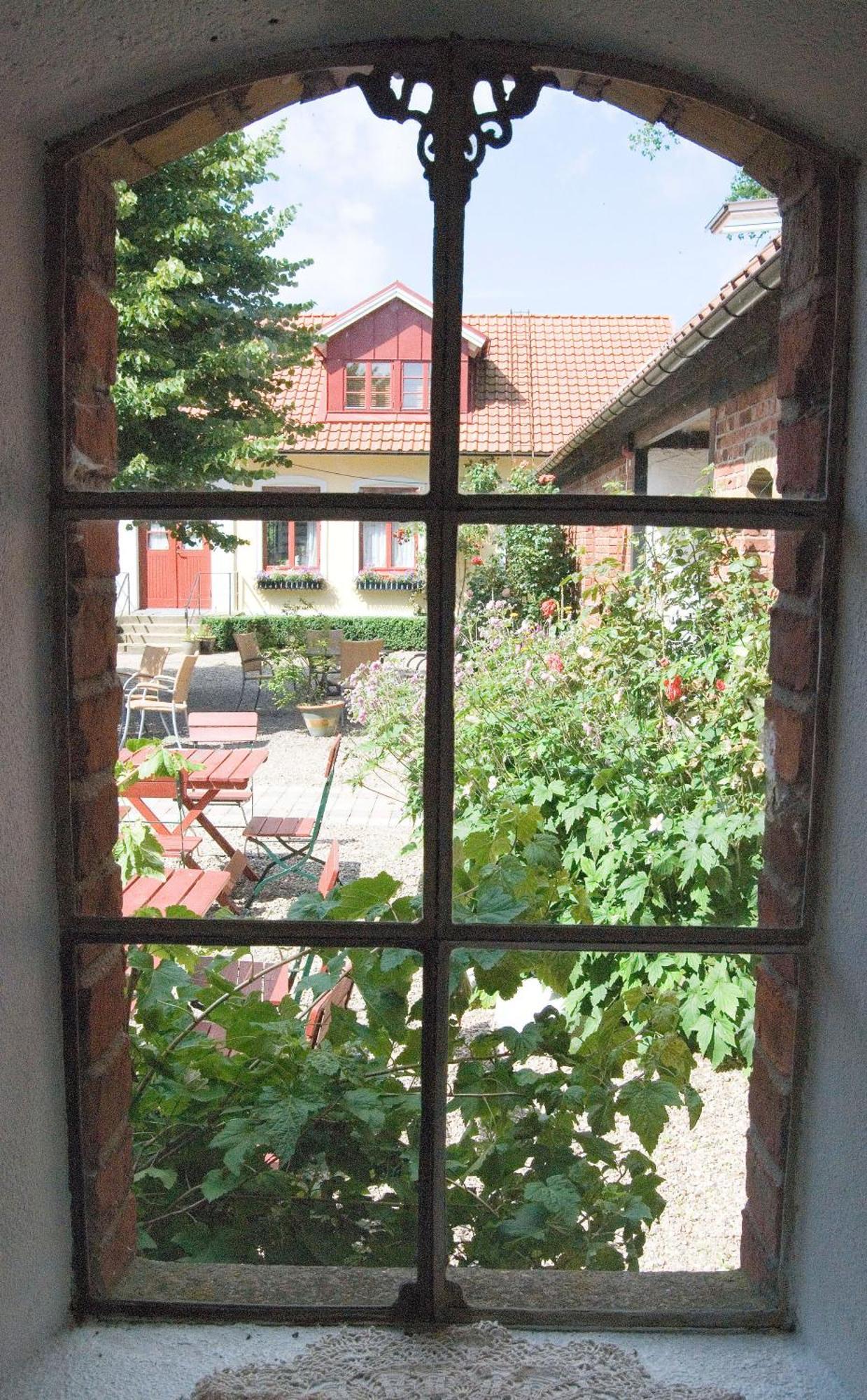 Blasingsborgs Gardshotell Pa Oesterlen ชีวิค ภายนอก รูปภาพ